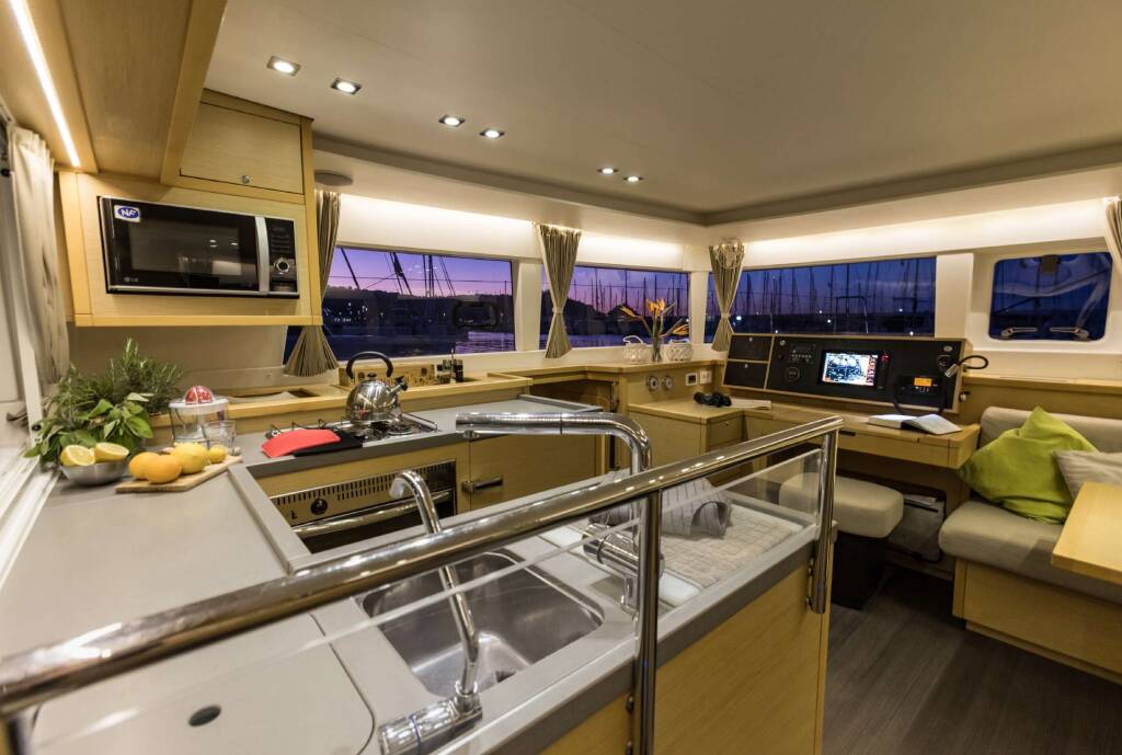 Lagoon 450 Opera Prima