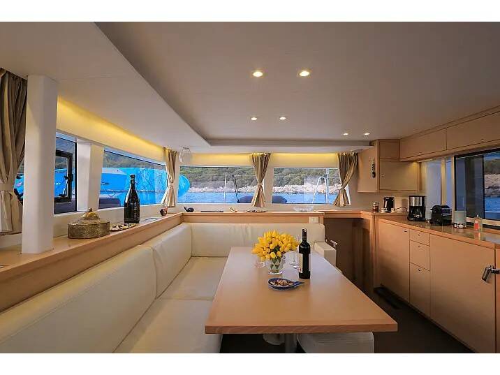 Lagoon 450 La Luna