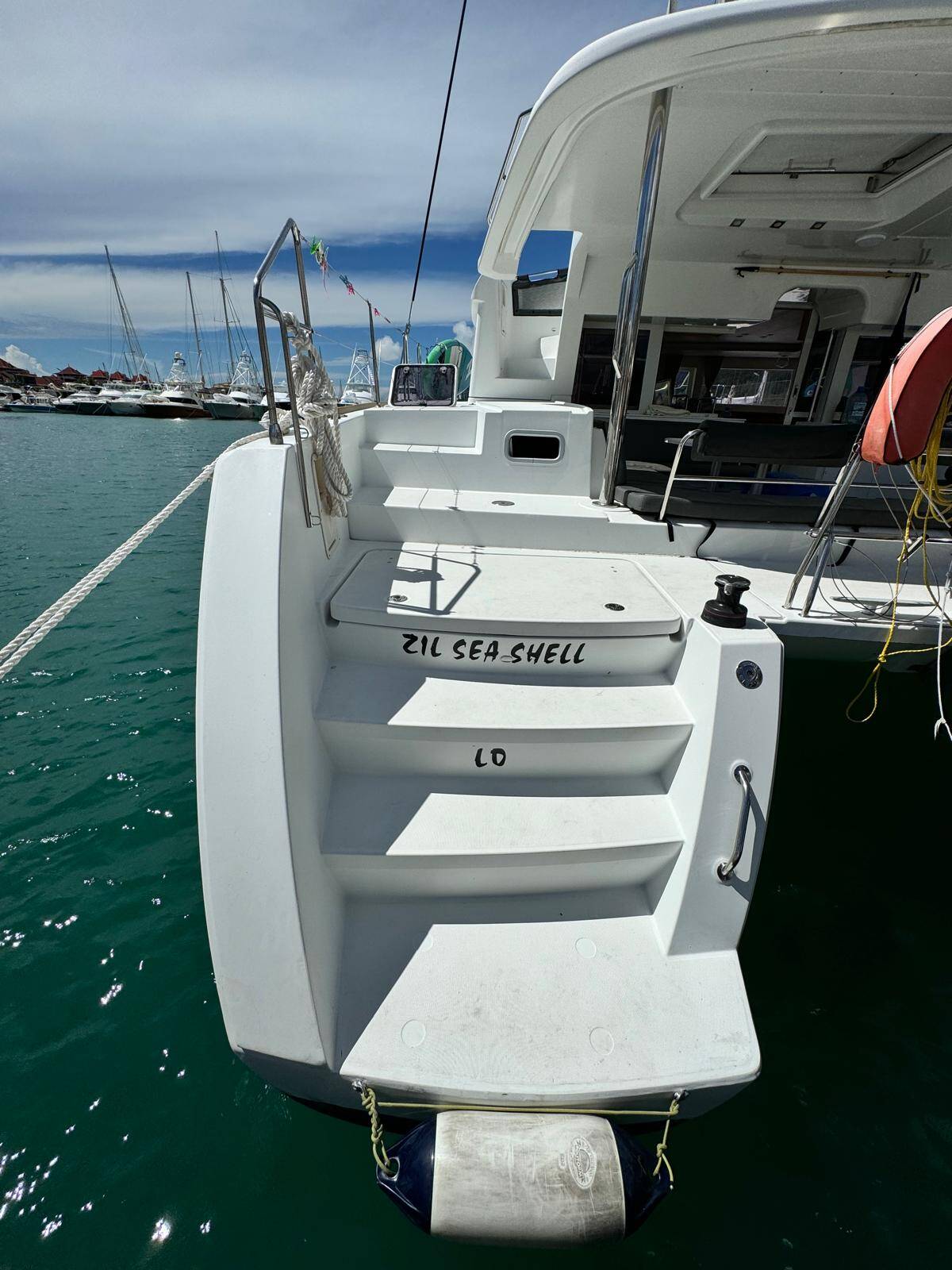 Lagoon 450F ZIL SEASHELL