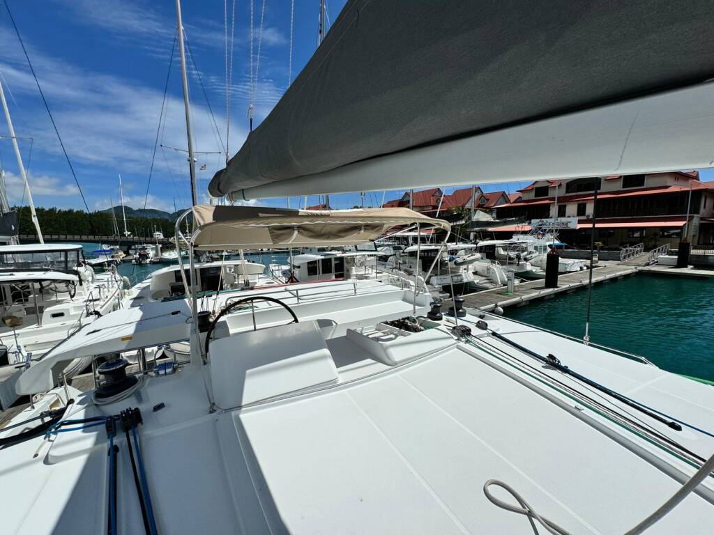 Lagoon 450F ZIL SEASHELL