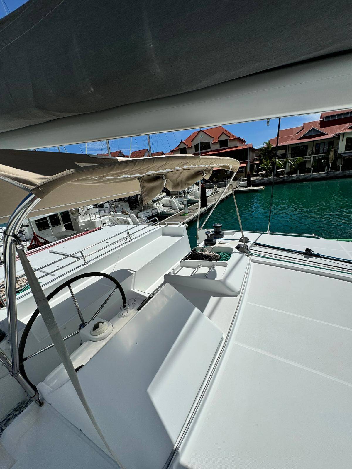 Lagoon 450F ZIL SEASHELL