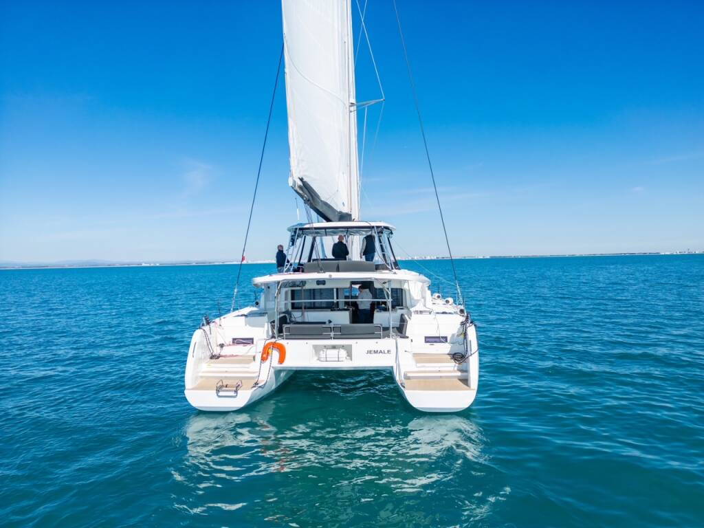 LAGOON 46 3 CAB JEMALE