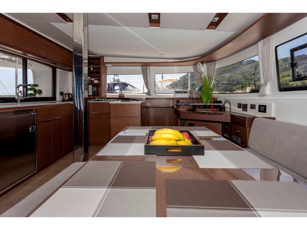 Lagoon 46 AC&GEN Latria