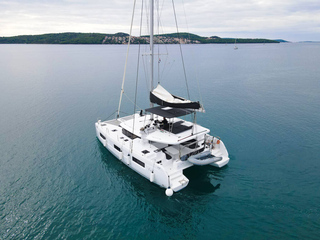 Lagoon 46 Fly Galeb