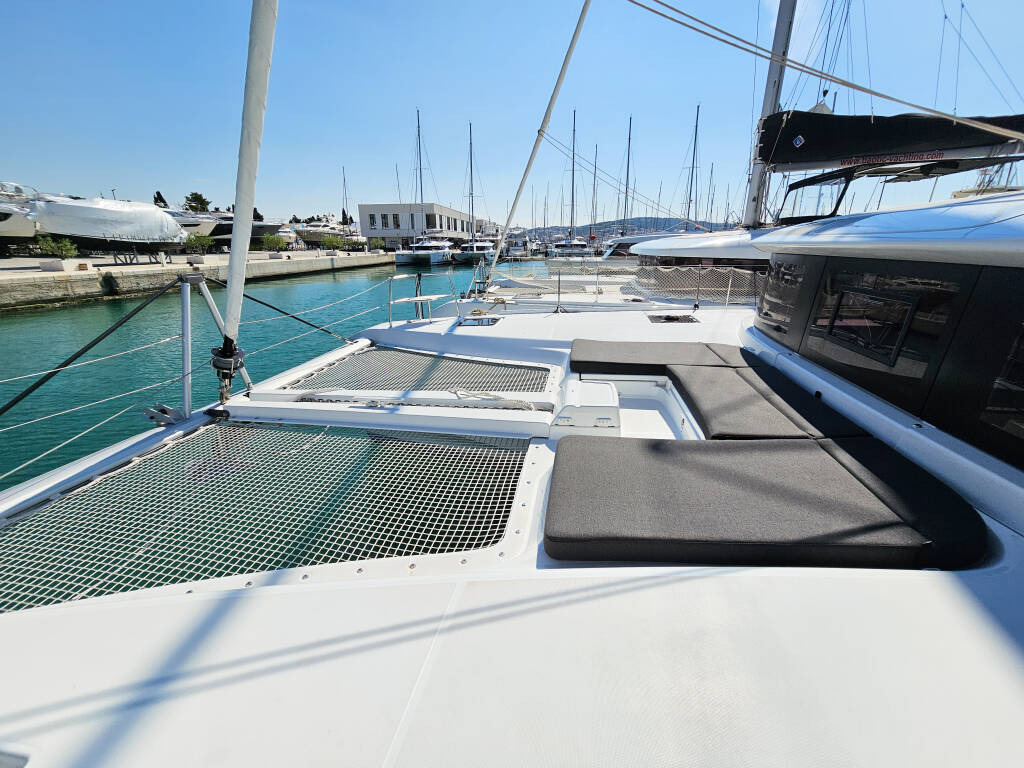 Lagoon 46 Fly Galeb