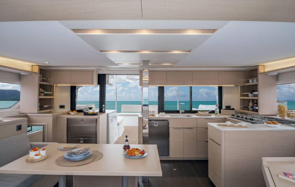 Lagoon 46 Flybridge Overseas