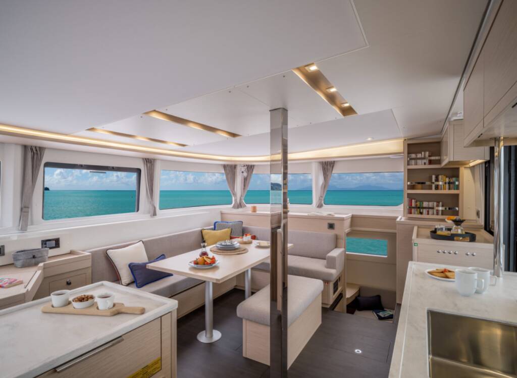 Lagoon 46 Flybridge Overseas