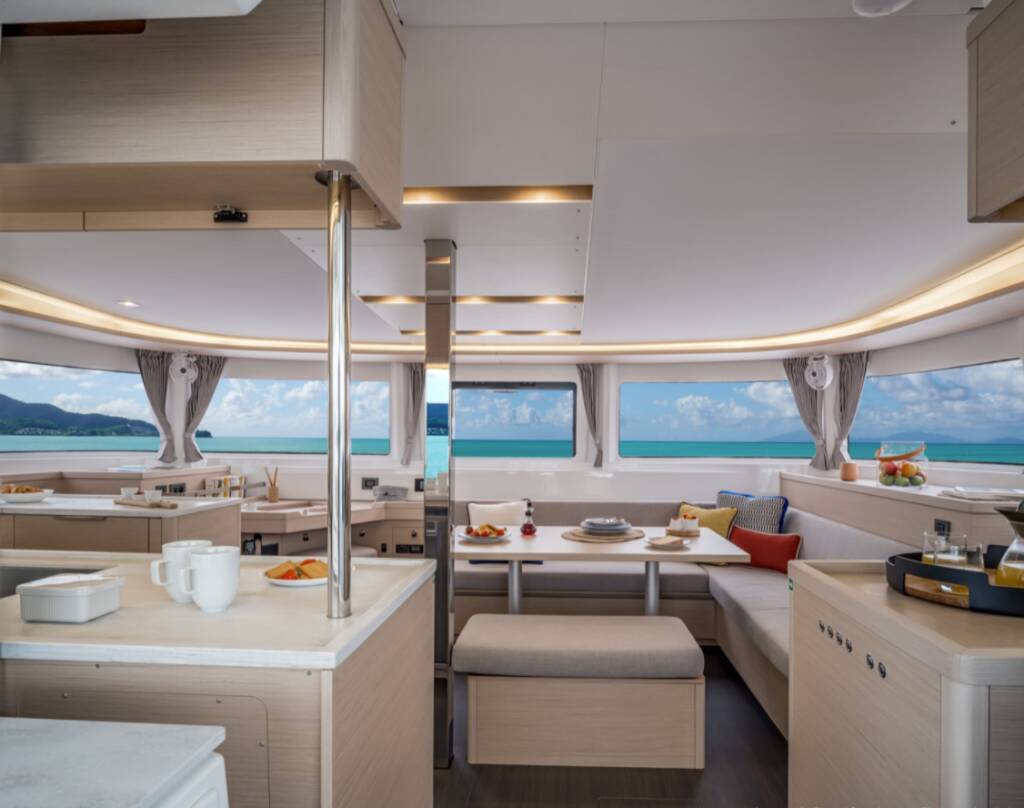 Lagoon 46 Flybridge Overseas