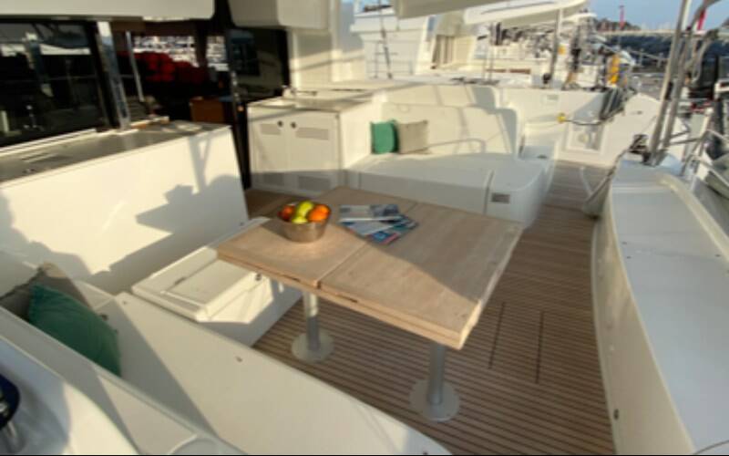 Lagoon 46 OW Sail Away