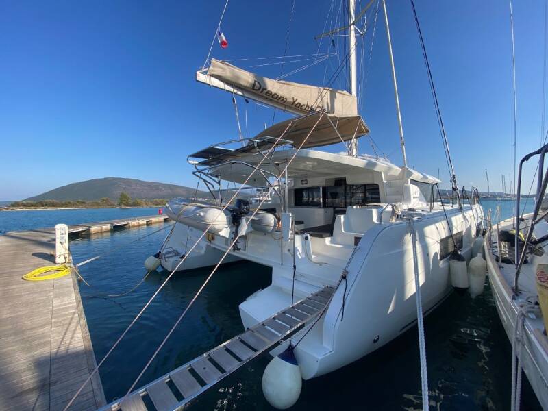 Lagoon 46 HELM