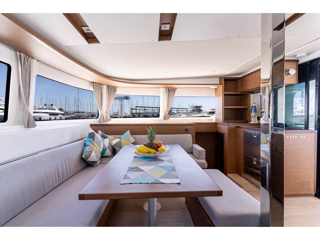 Lagoon 46 VELVET BREEZE