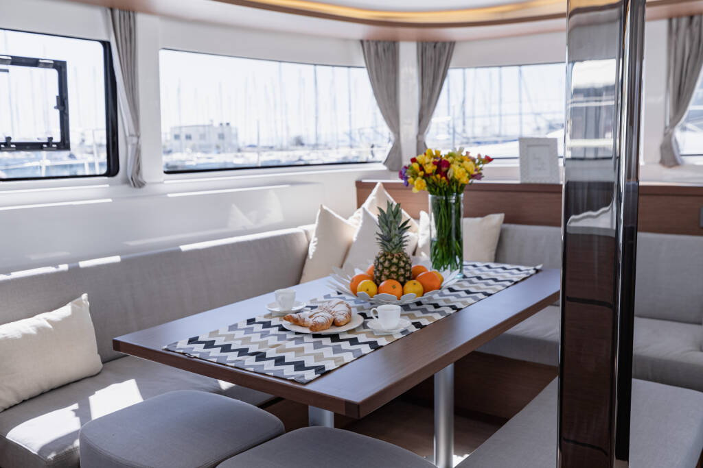 Lagoon 46 VELVET BREEZE