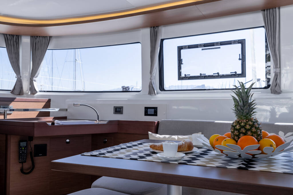 Lagoon 46 VELVET BREEZE