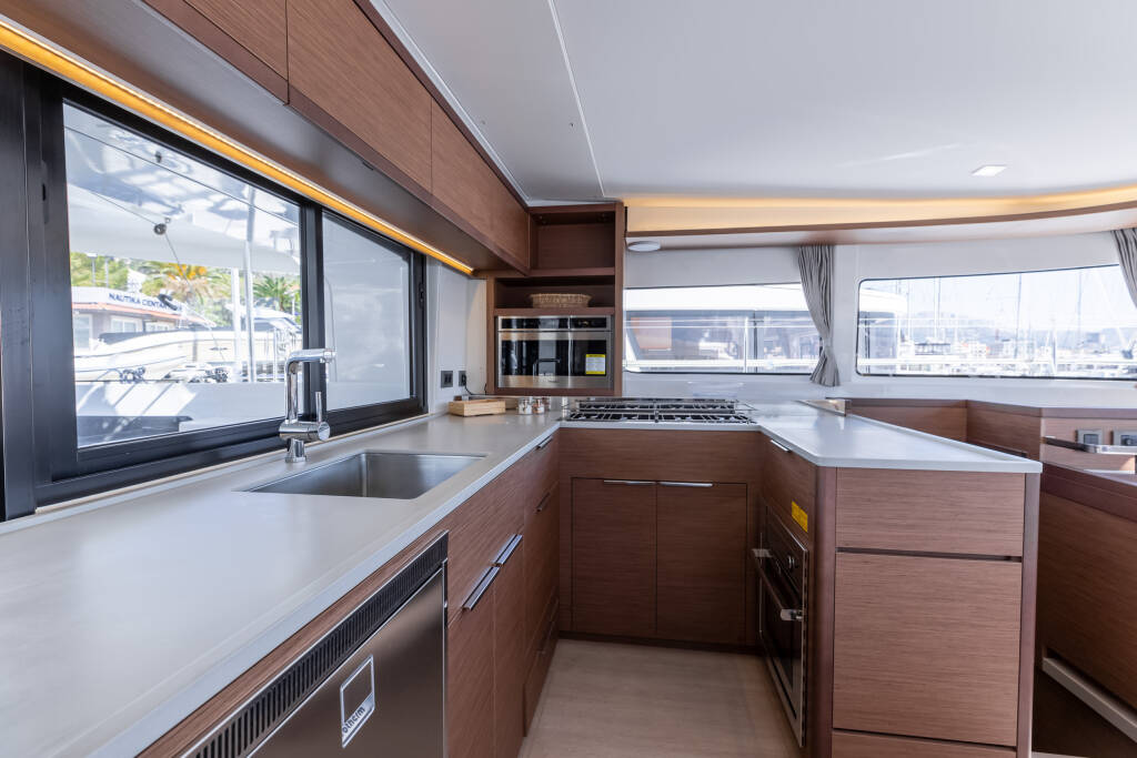 Lagoon 46 VELVET BREEZE