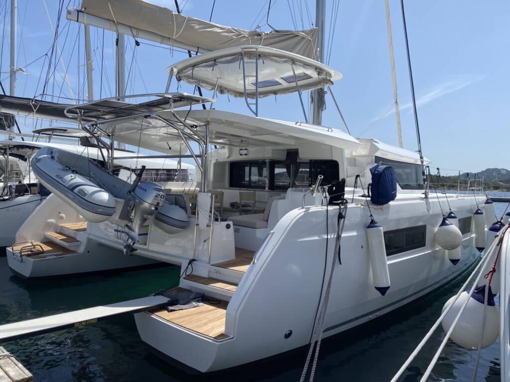 Lagoon 46 • Rolling Stones (A/C, WM, Generator, Inverter 12/220V)
