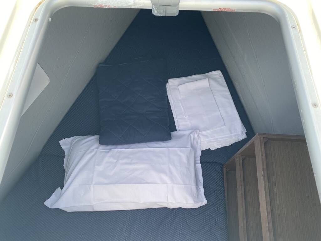 Lagoon 46 Rolling Stones (A/C, WM, Generator, Inverter 12/220V)