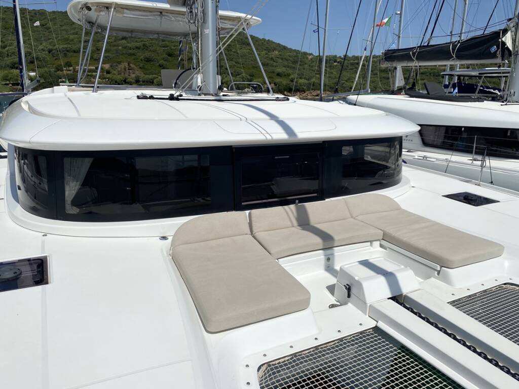 Lagoon 46 Rolling Stones (A/C, WM, Generator, Inverter 12/220V)