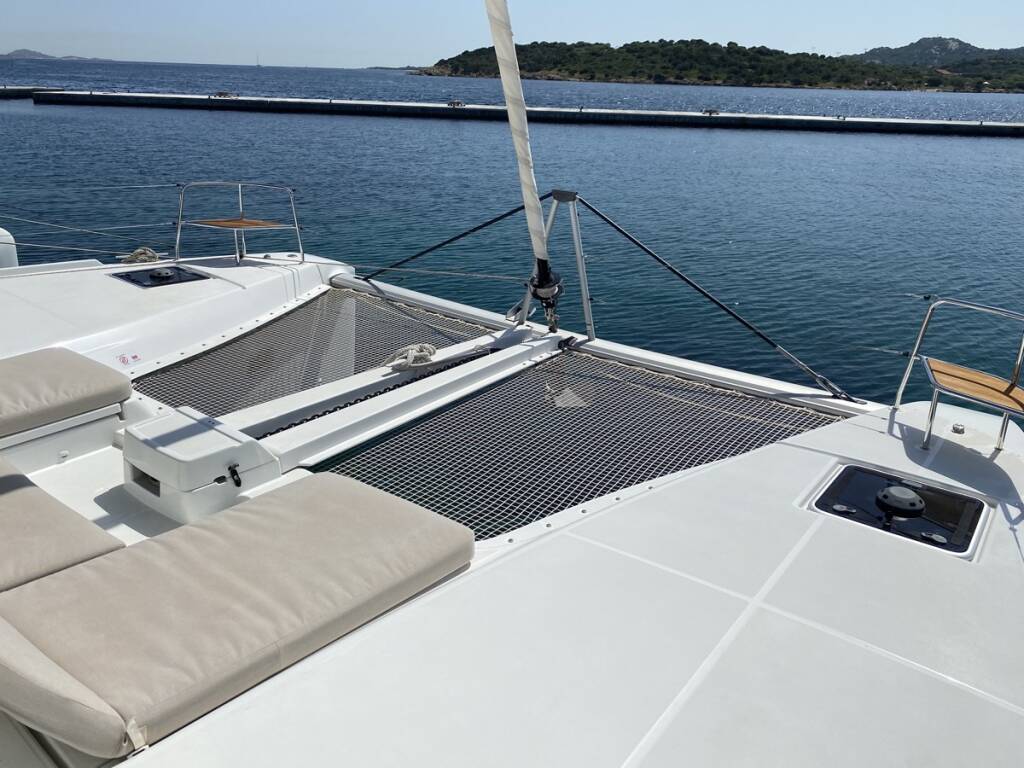 Lagoon 46 Rolling Stones (A/C, WM, Generator, Inverter 12/220V)