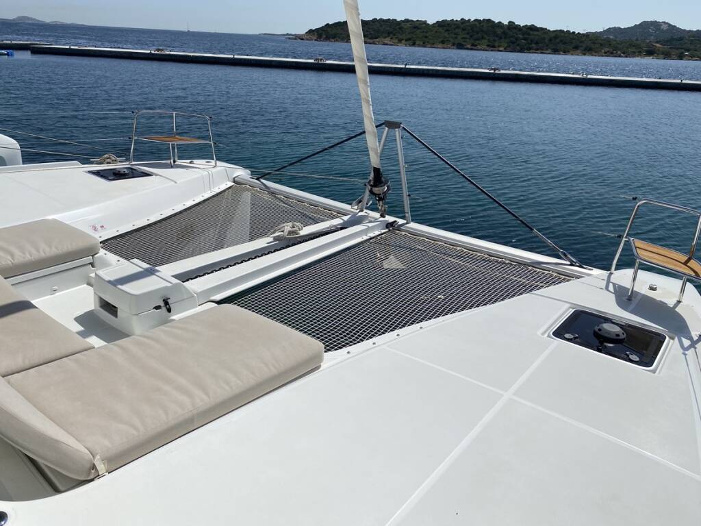 Lagoon 46 Rolling Stones (A/C, WM, Generator, Inverter 12/220V)