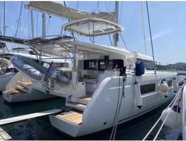 Lagoon 46 Rolling Stones (A/C, WM, Generator, Inverter 12/220V)