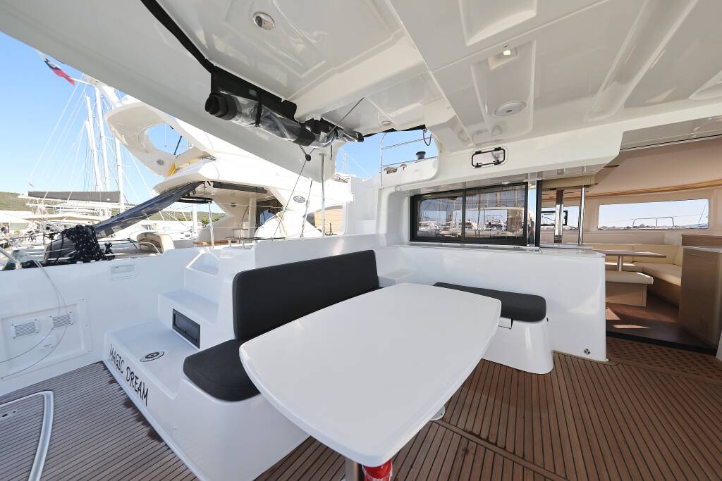 Lagoon 46 MAGIC DREAM