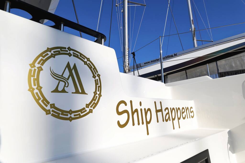 Lagoon 46 SHIP HAPPENS