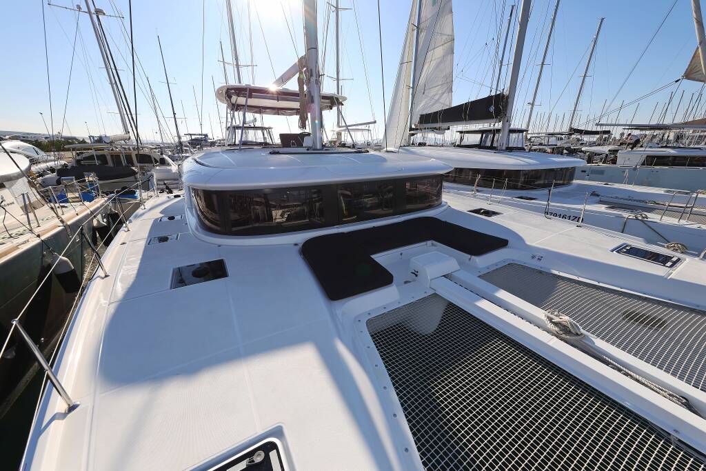 Lagoon 46 SHIP HAPPENS