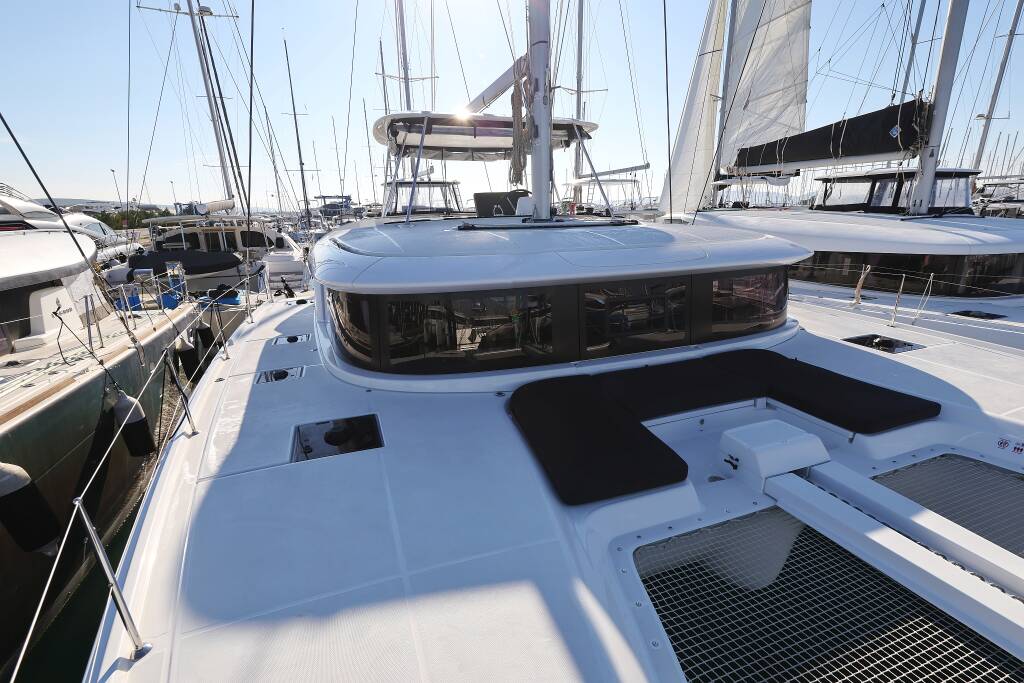 Lagoon 46 SHIP HAPPENS