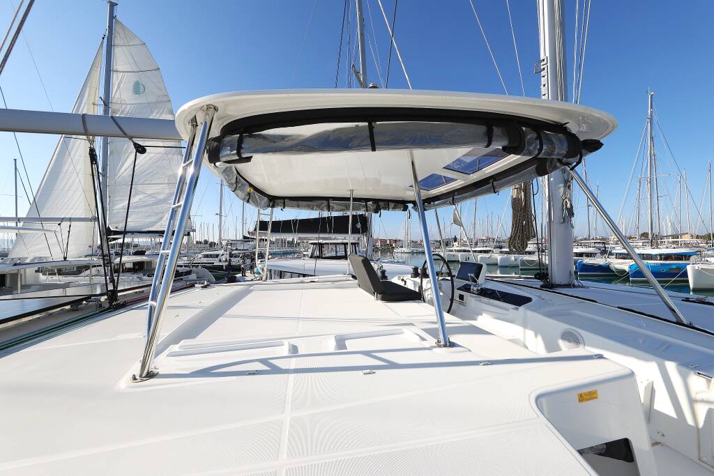 Lagoon 46 SHIP HAPPENS