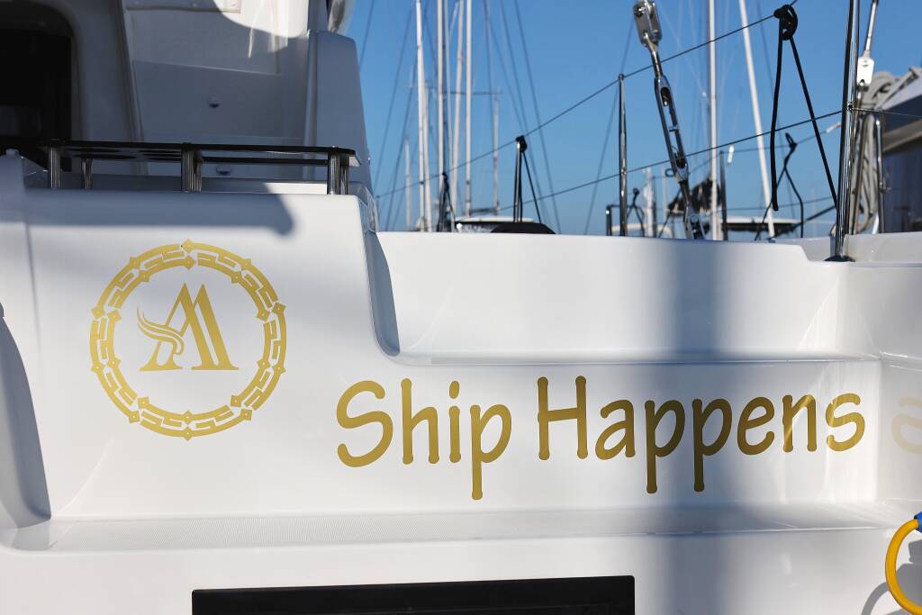 Lagoon 46 SHIP HAPPENS