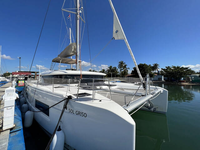 Lagoon 46 • Sol Griso
