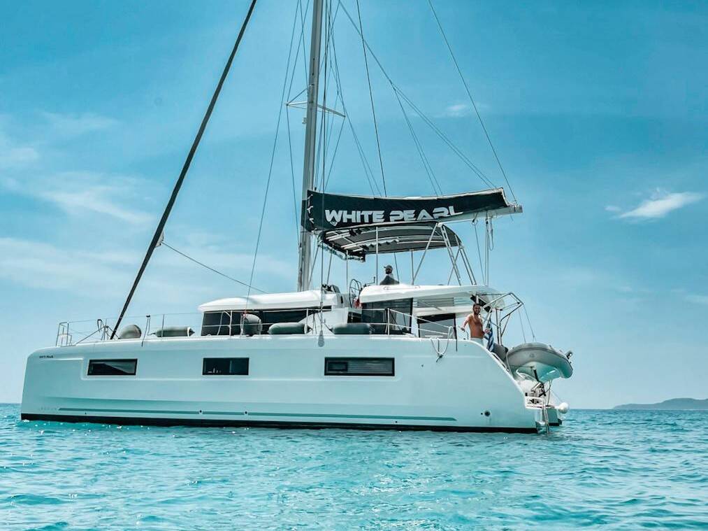 Lagoon 46 WHITE PEARL (generator, air condition, water maker, 2 SUP free of charge) *Skippered only*