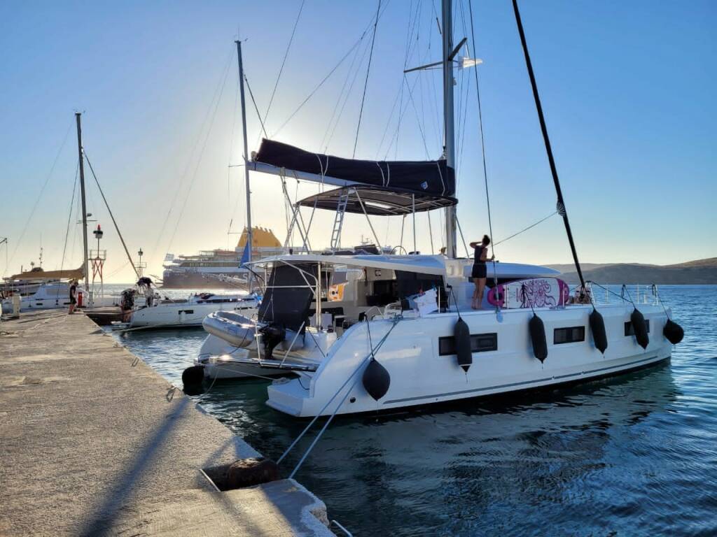 Lagoon 46 WHITE PEARL (generator, air condition, water maker, 2 SUP free of charge) *Skippered only*