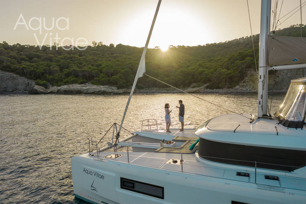 Lagoon 46 AQUA VITAE (generator, air condition, watermaker, 2 SUP free of charge, underwater lights) *Skippered only*