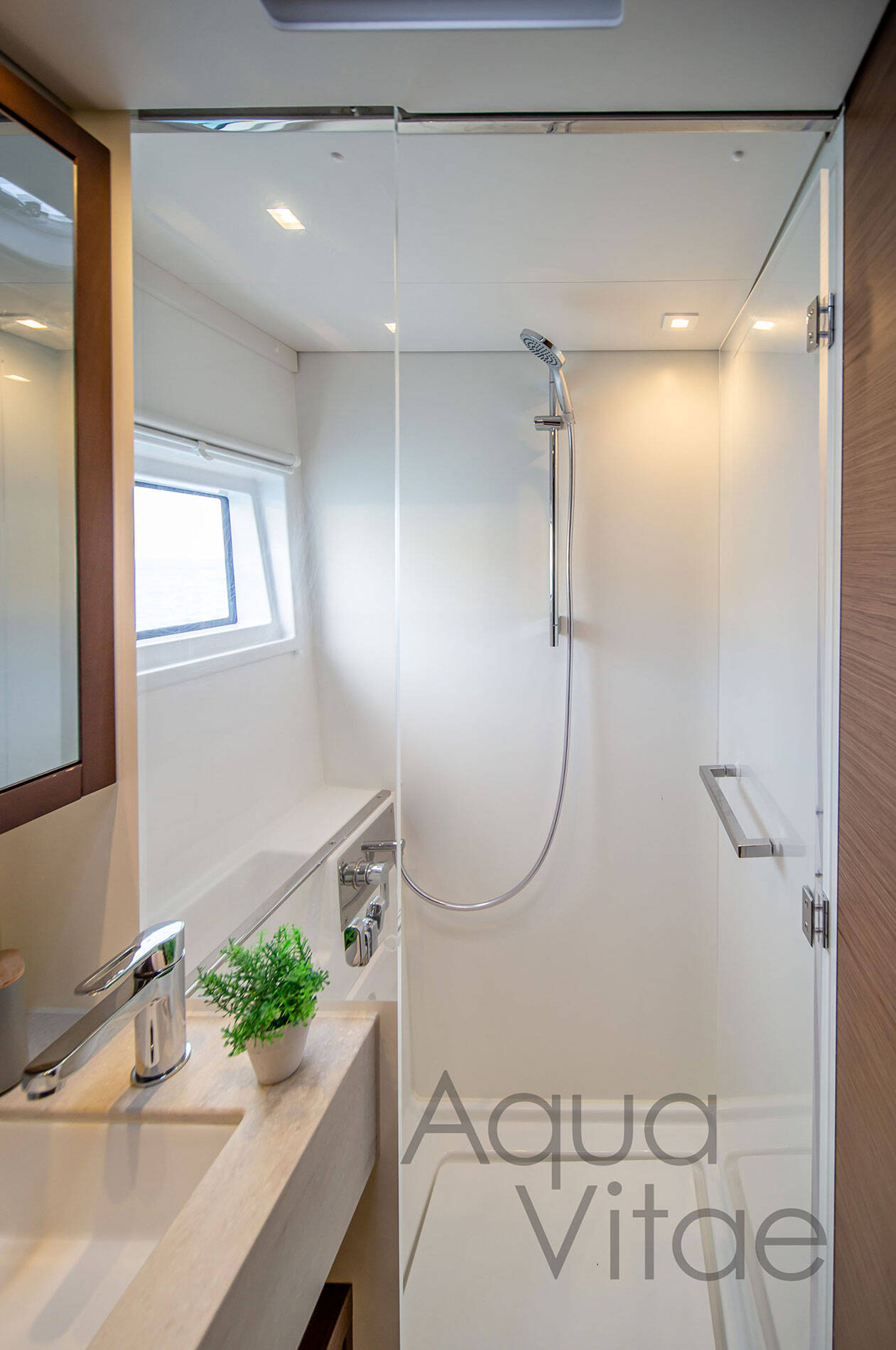 Lagoon 46 AQUA VITAE (generator, air condition, watermaker, 2 SUP free of charge, underwater lights) *Skippered only*