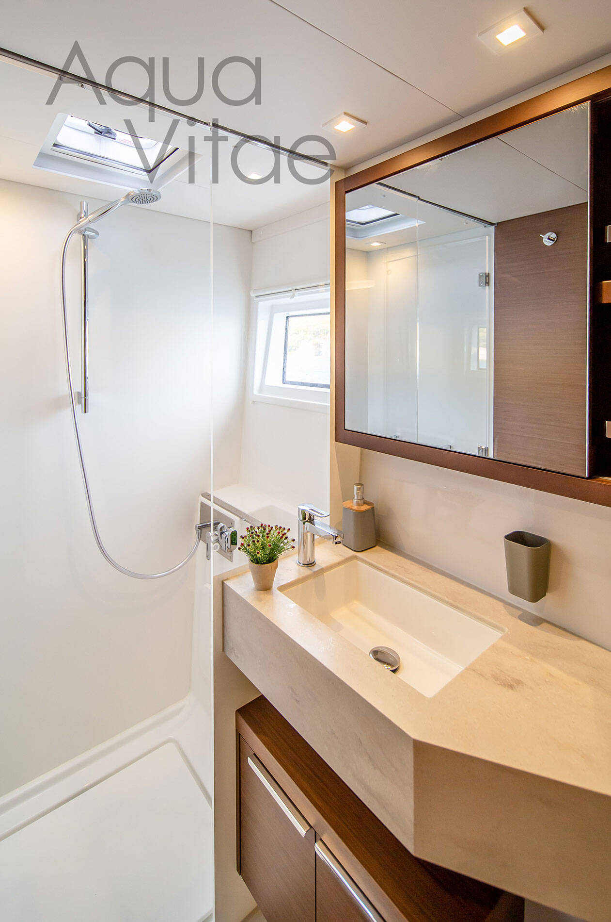 Lagoon 46 AQUA VITAE (generator, air condition, watermaker, 2 SUP free of charge, underwater lights) *Skippered only*