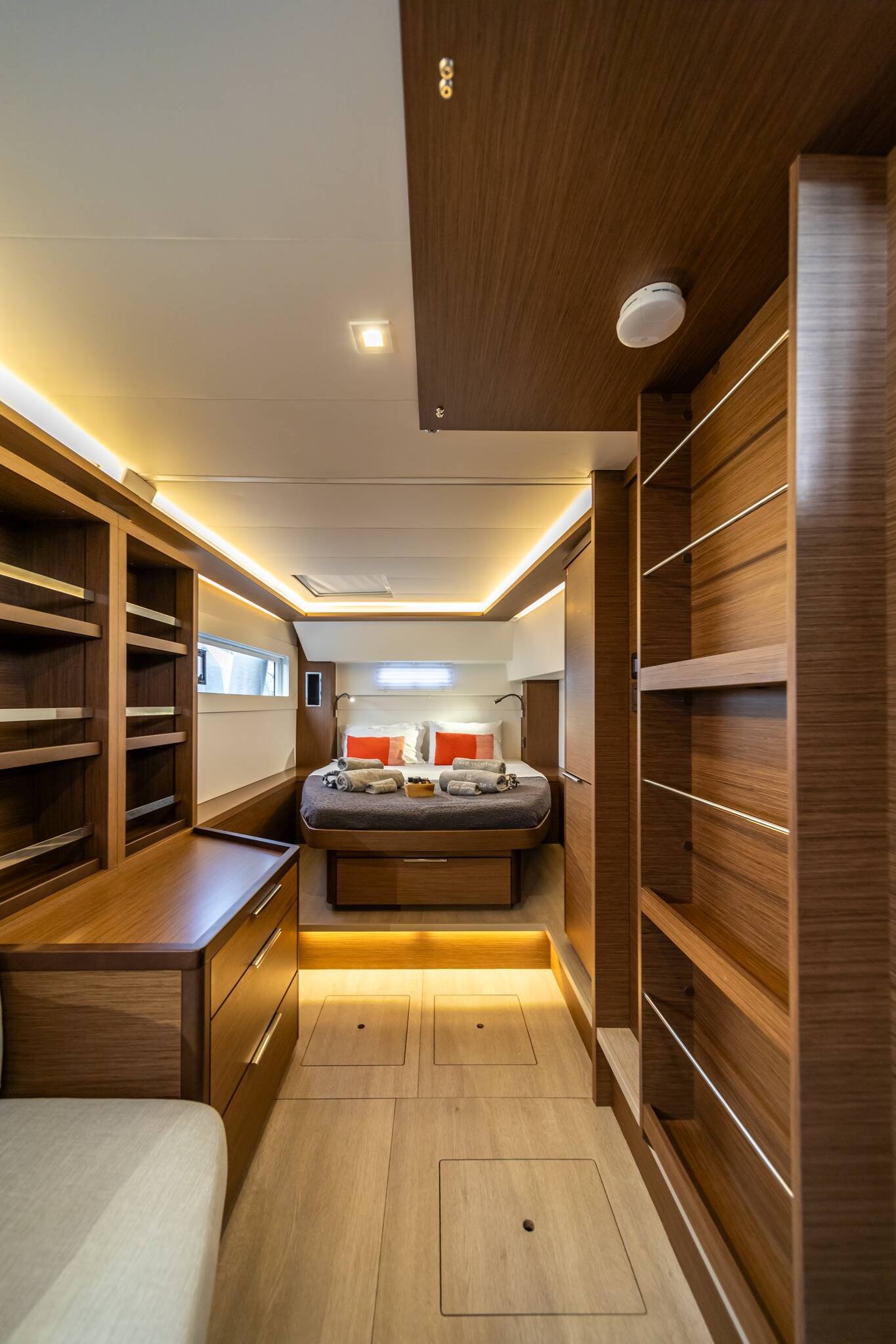 Lagoon 46  LINO
