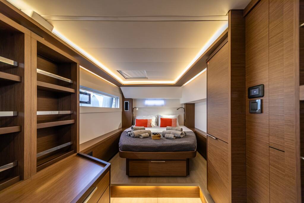 Lagoon 46  LINO