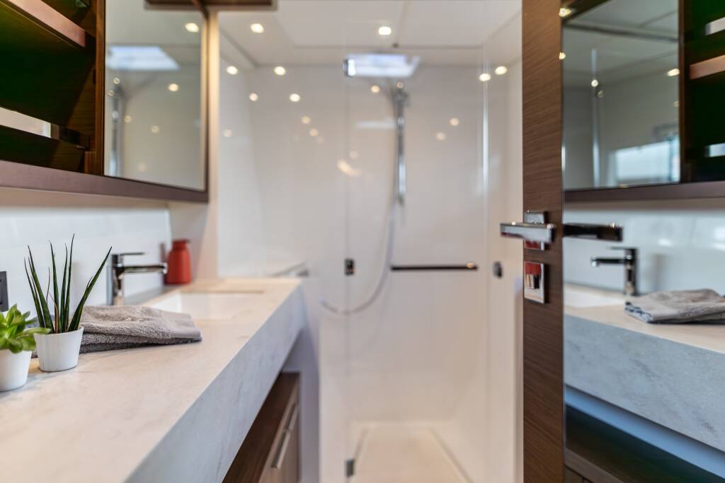 Lagoon 46  LINO