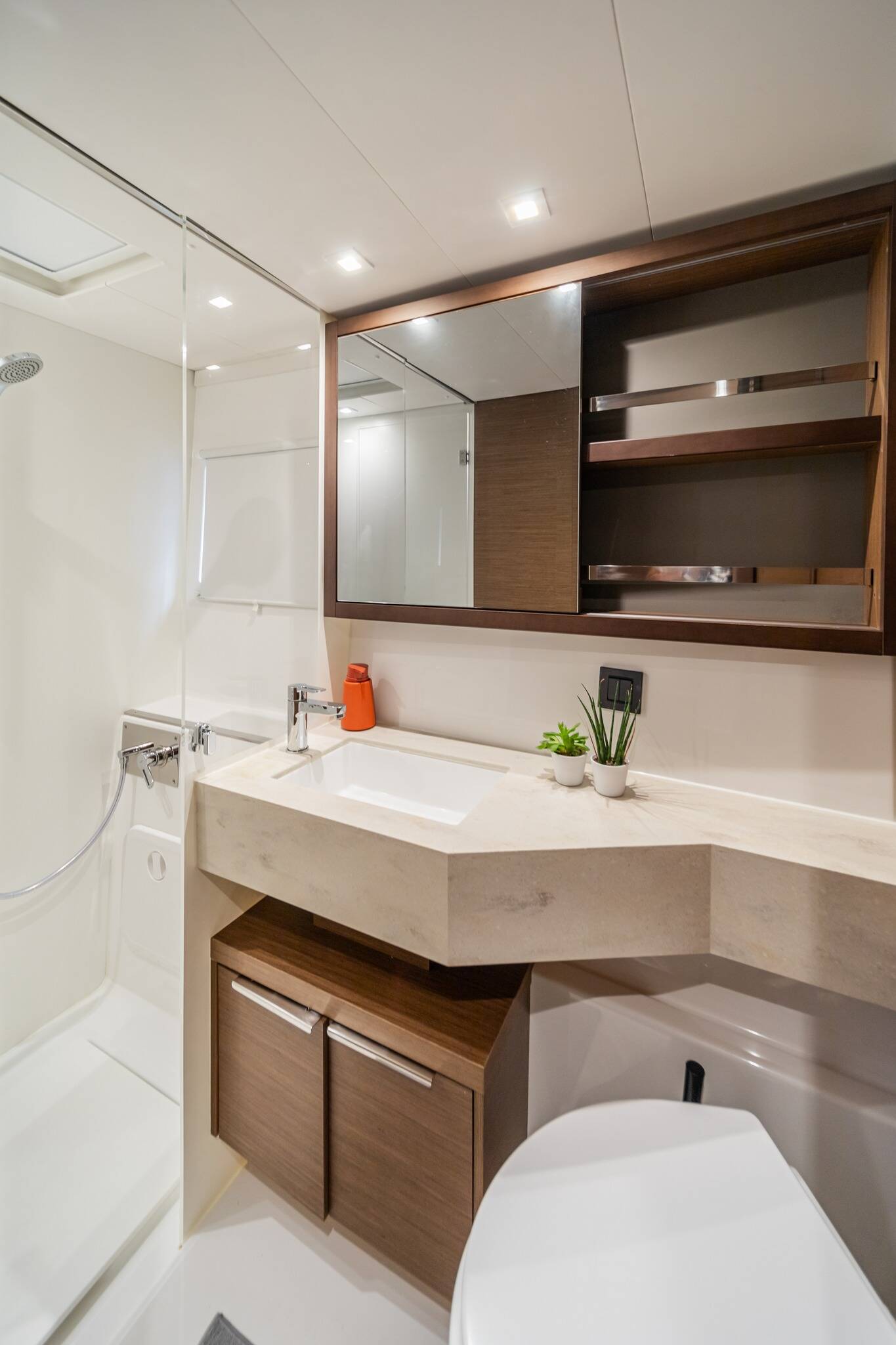Lagoon 46  LINO