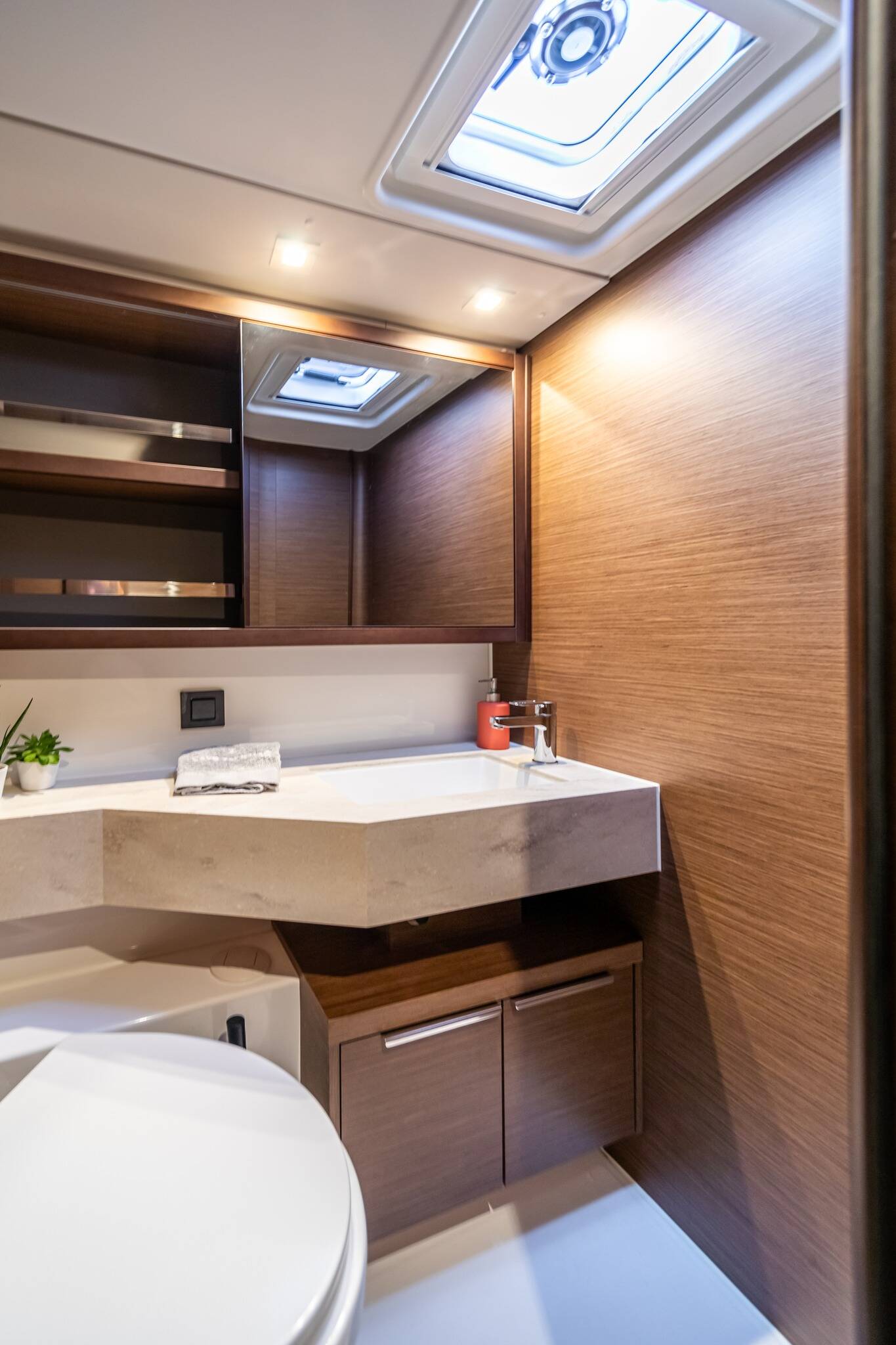 Lagoon 46  LINO