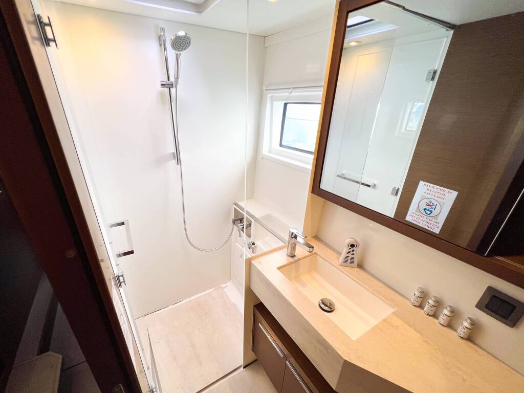 Lagoon 46 Poe Rava