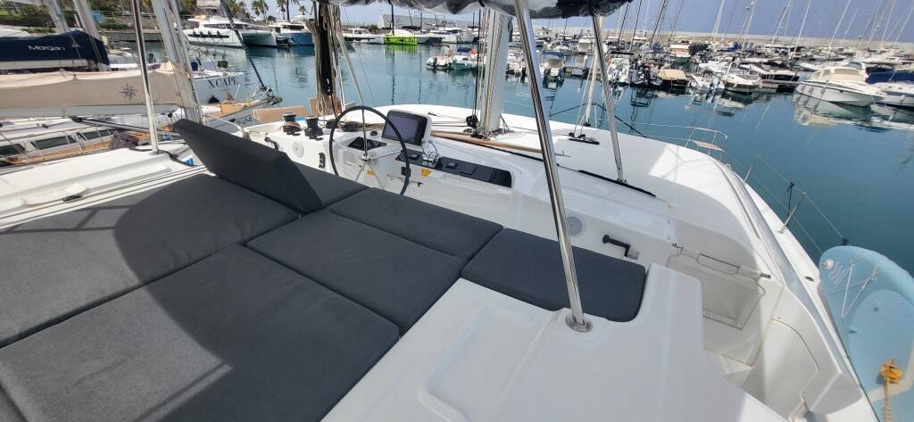 Lagoon 46 Blue Moon