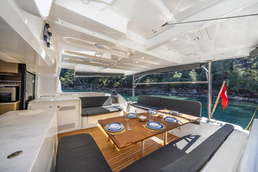 Lagoon 46 Albatros Escape