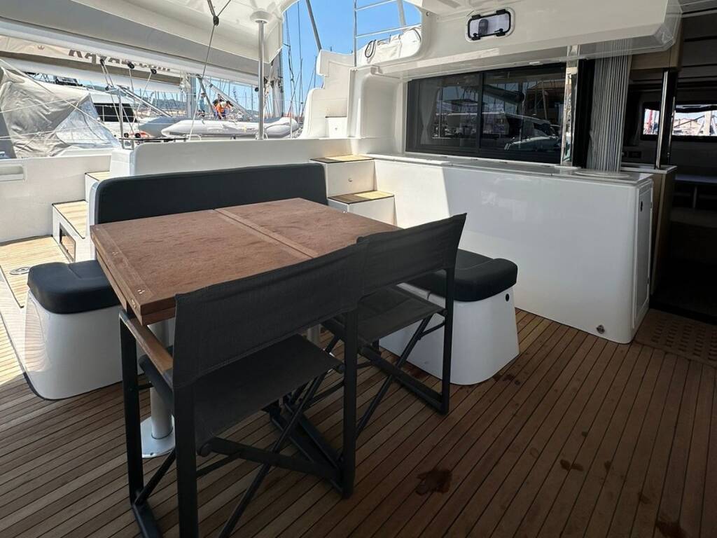 Lagoon 46 CASS (generator, air condition, water maker, inverter, teak cockpit, underwater lights, 2 SUP free of charge)