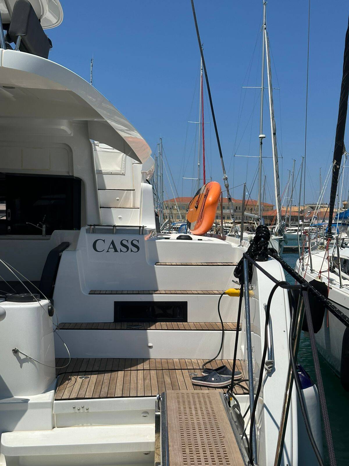 Lagoon 46 CASS (generator, air condition, water maker, inverter, teak cockpit, underwater lights, 2 SUP free of charge)