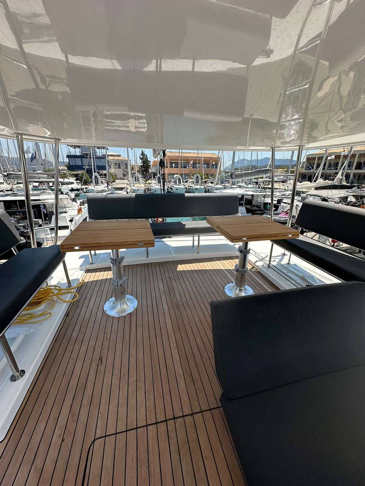 Lagoon 46 CASS (generator, air condition, water maker, inverter, teak cockpit, underwater lights, 2 SUP free of charge)