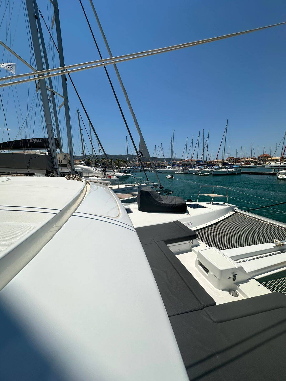 Lagoon 46 CASS (generator, air condition, water maker, inverter, teak cockpit, underwater lights, 2 SUP free of charge)