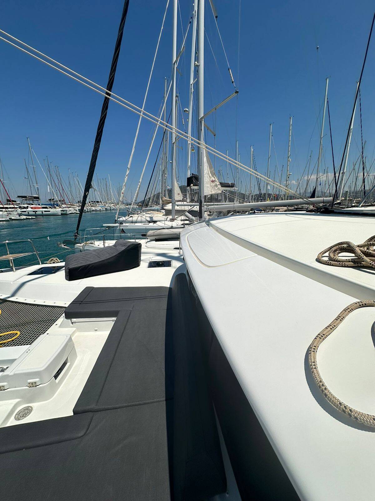 Lagoon 46 CASS (generator, air condition, water maker, inverter, teak cockpit, underwater lights, 2 SUP free of charge)