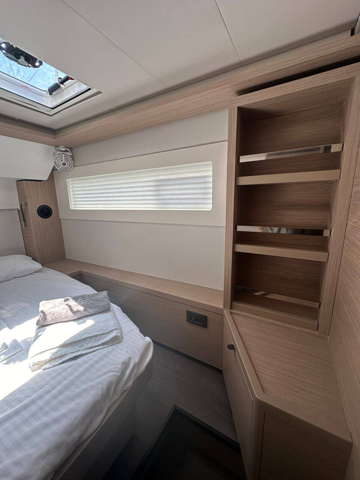 Lagoon 46 CASS (generator, air condition, water maker, inverter, teak cockpit, underwater lights, 2 SUP free of charge)